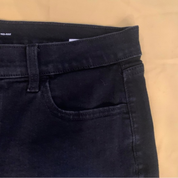 Women’s Black Old Navy Jean Shorts Mid-Rise Sz. 10 Cuffed - Picture 3 of 10